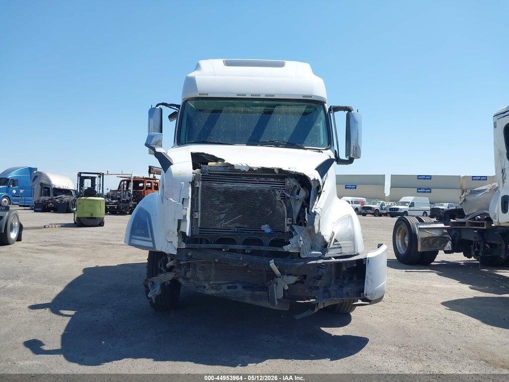 4V4NC9EH1MN281450 2021 VOLVO VNL photo no. 12