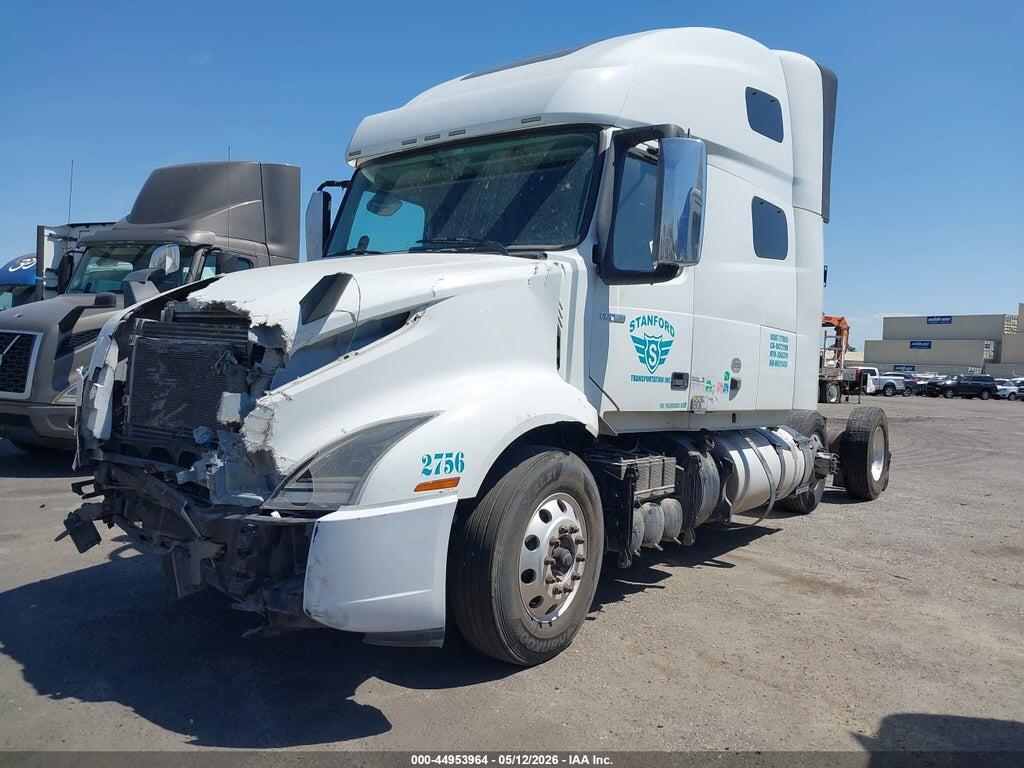 4V4NC9EH1MN281450 2021 VOLVO VNL photo no. 2