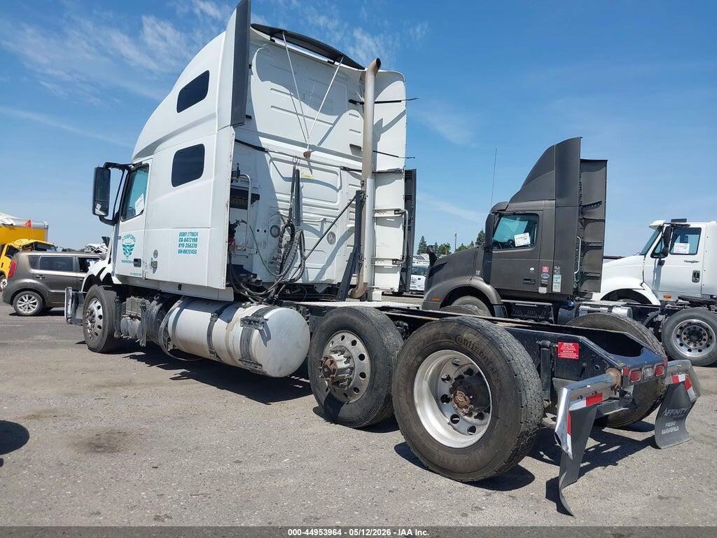 4V4NC9EH1MN281450 2021 VOLVO VNL photo no. 3