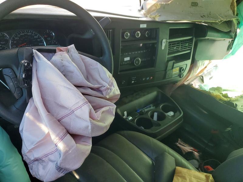 2022 CHEVROLET EXPRESS G2500 — Фото 8 из 13