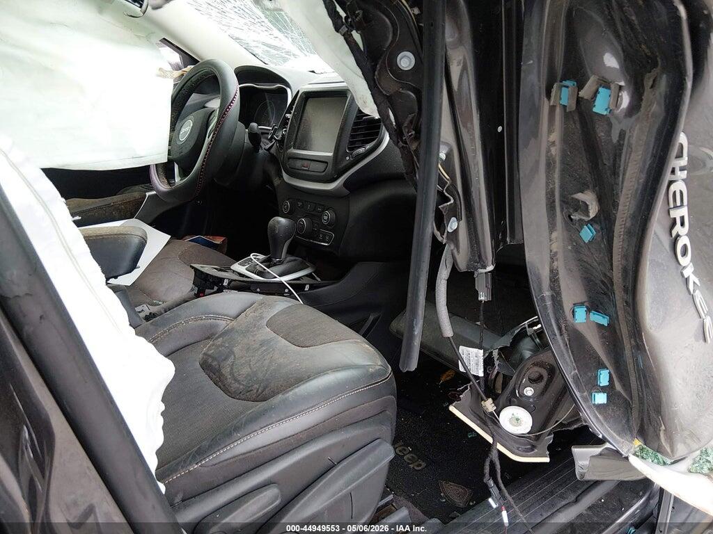 1C4PJMLB5JD562115 2018 JEEP CHEROKEE photo no. 5