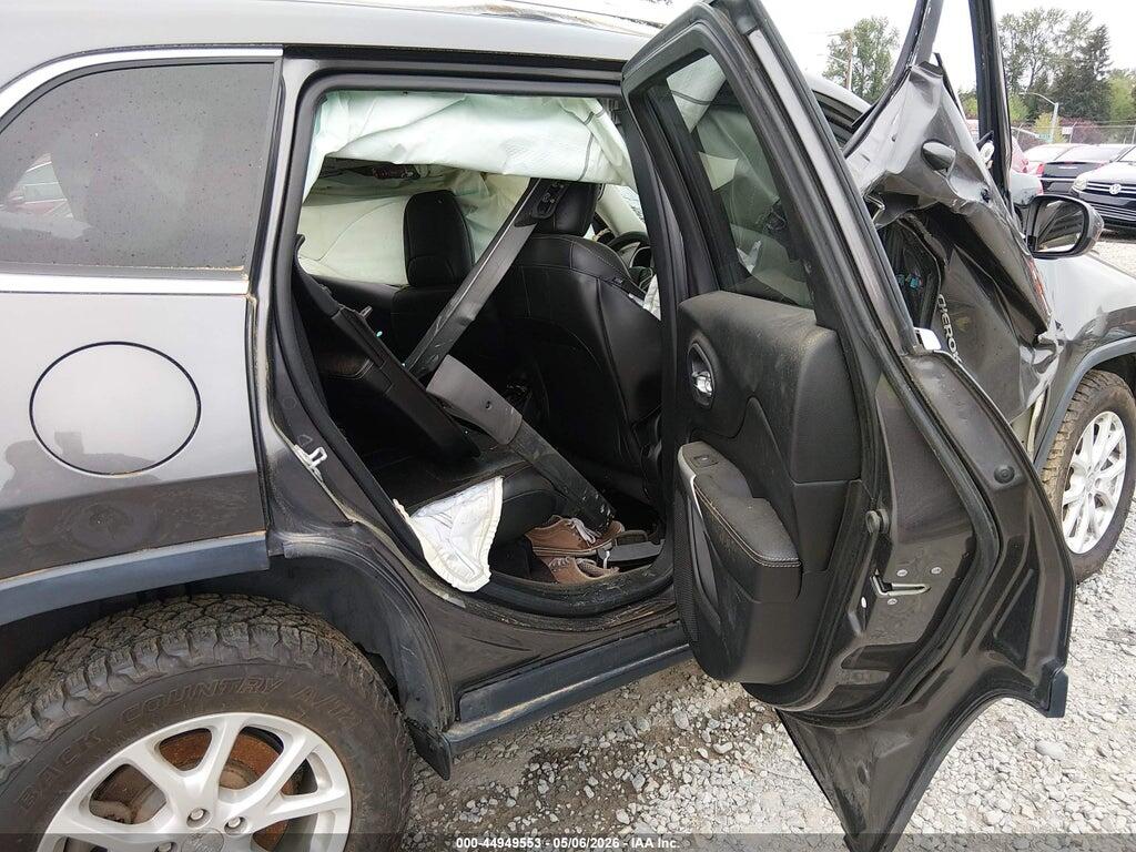 1C4PJMLB5JD562115 2018 JEEP CHEROKEE photo no. 8