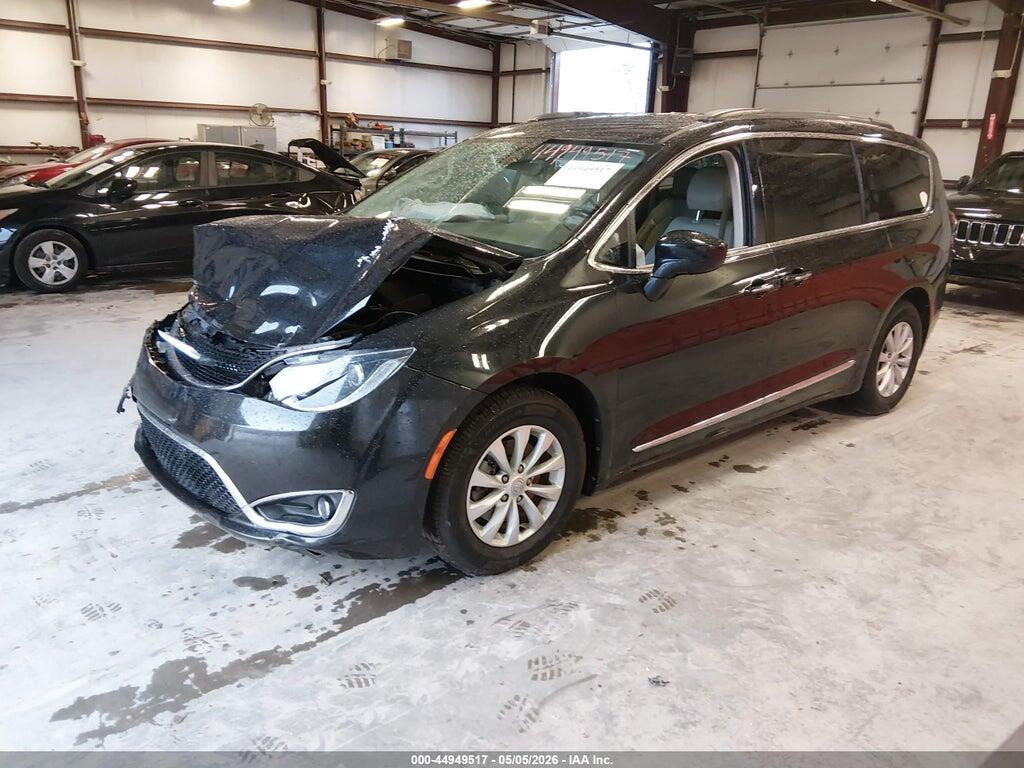 2C4RC1BG4HR530150 2017 CHRYSLER PACIFICA photo no. 2