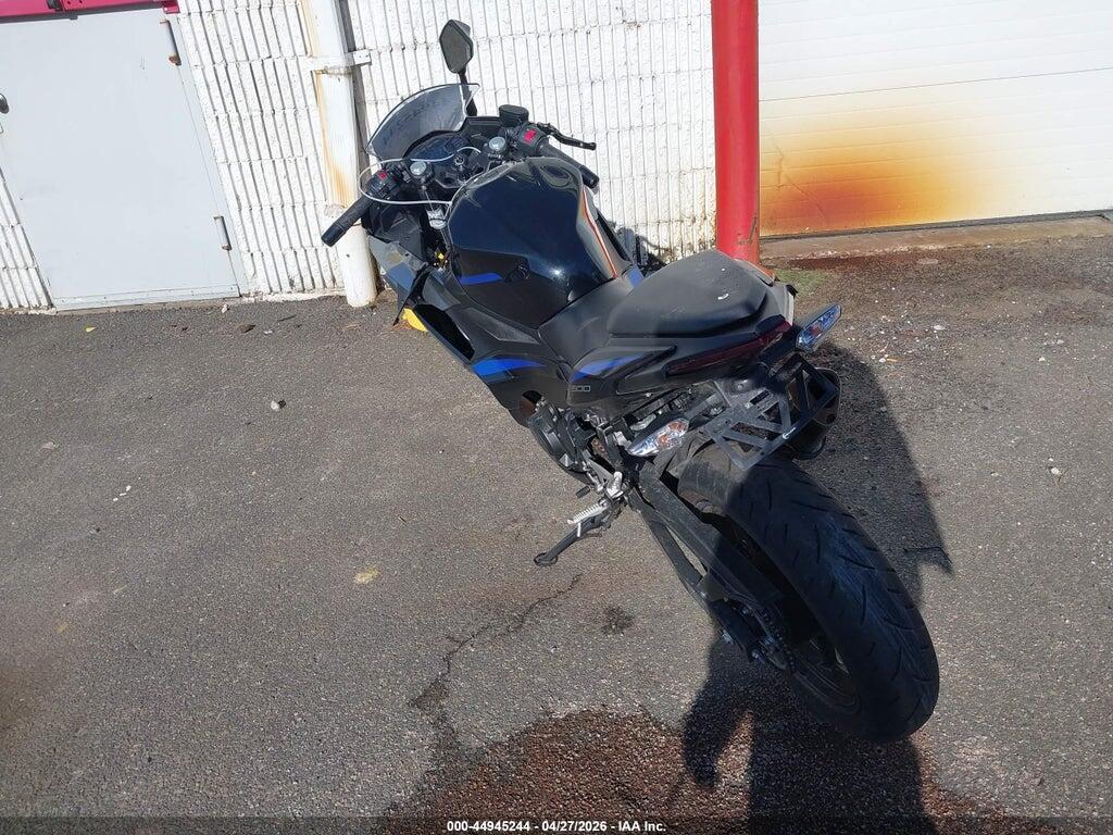 ML5EXGG1XSDA43939 2025 KAWASAKI EX500 photo no. 3