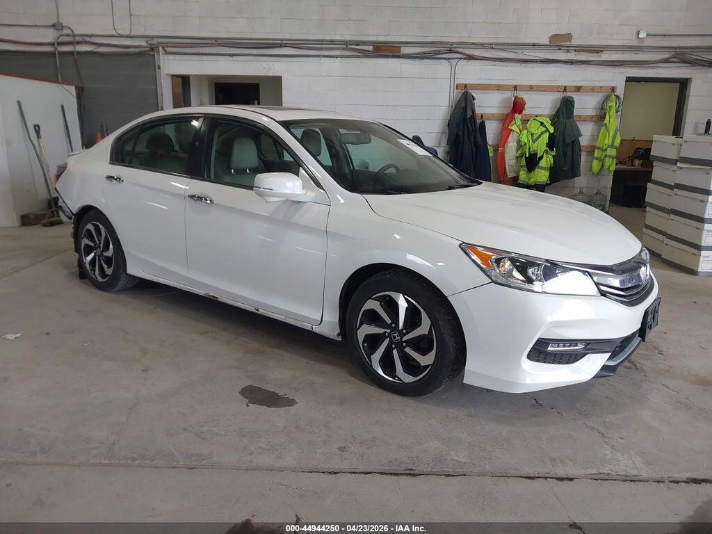 1HGCR2F83HA079084 2017 HONDA ACCORD photo no. 1