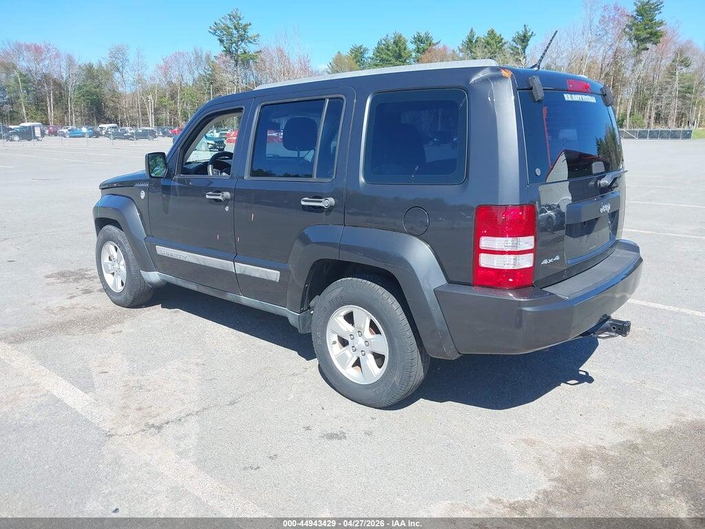 1J4PN2GK8BW586945 2011 JEEP LIBERTY photo no. 3