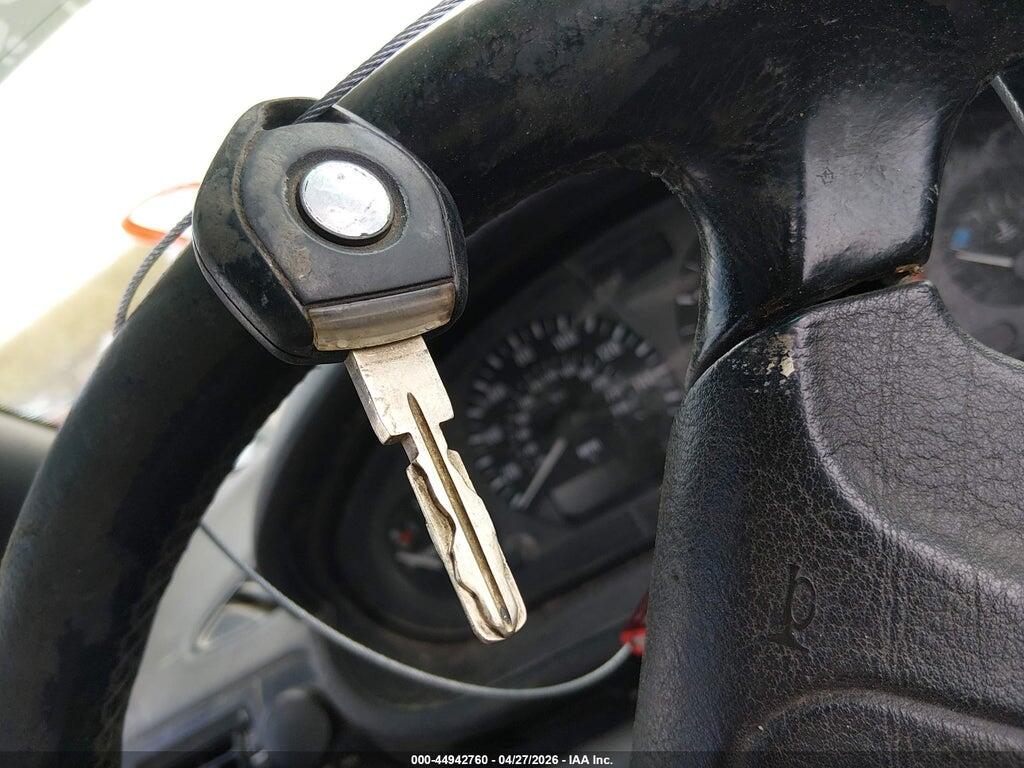 4USCH7329VLB82537 1997 BMW Z3 photo no. 11