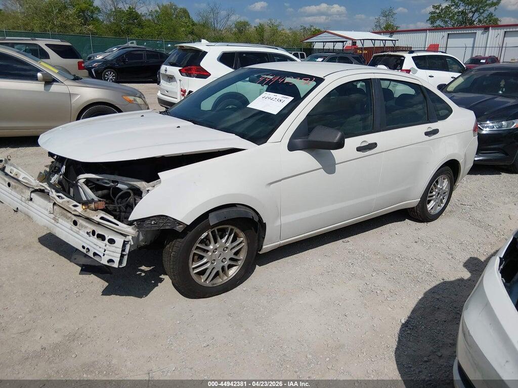 1FAHP3FN0AW111560 2010 FORD FOCUS photo no. 2