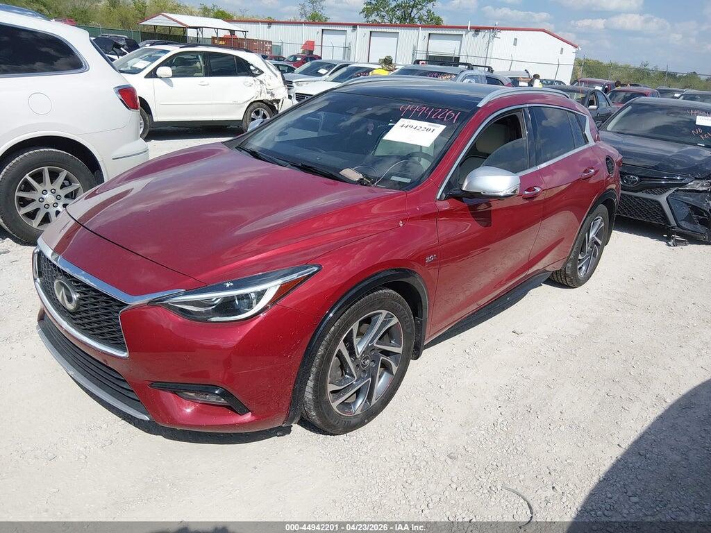 SJKCH5CP3JA045132 2018 INFINITI QX30 photo no. 2