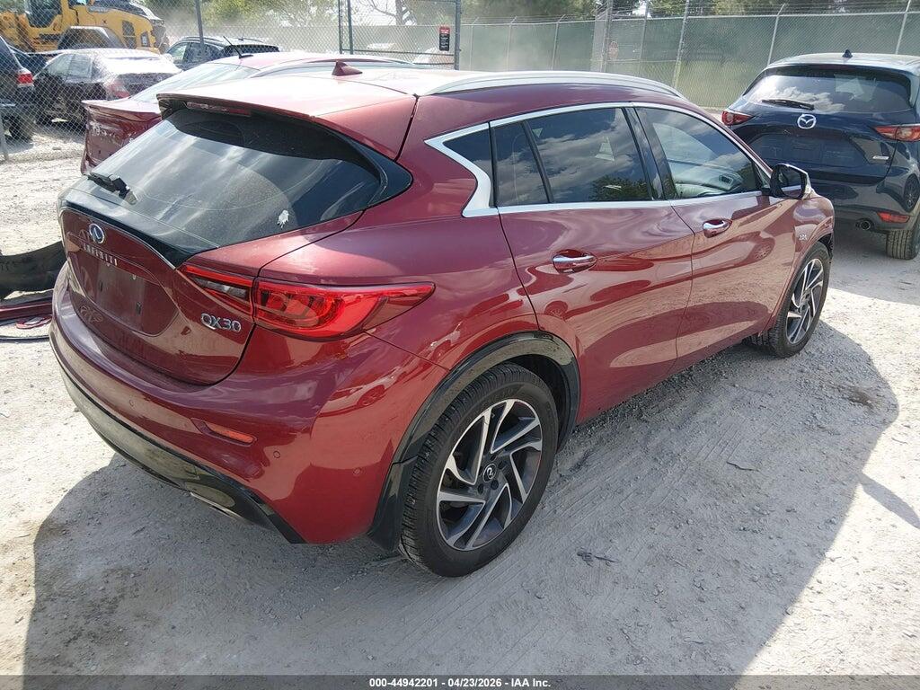 SJKCH5CP3JA045132 2018 INFINITI QX30 photo no. 4
