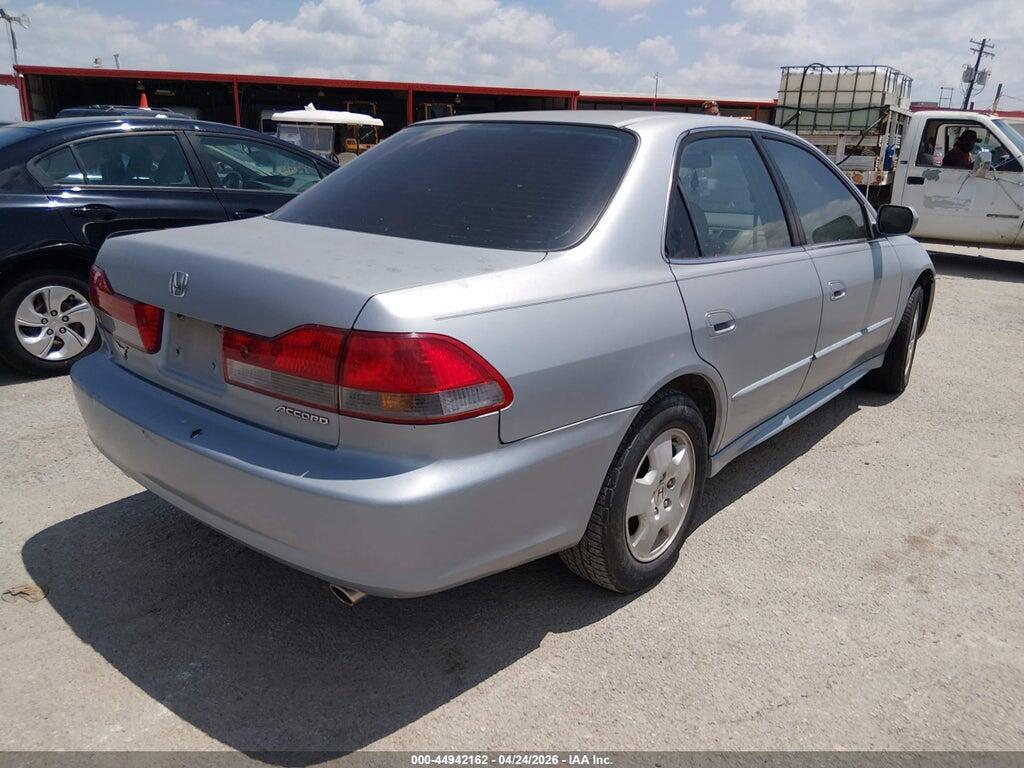 1HGCG16542A065529 2002 HONDA ACCORD photo no. 4