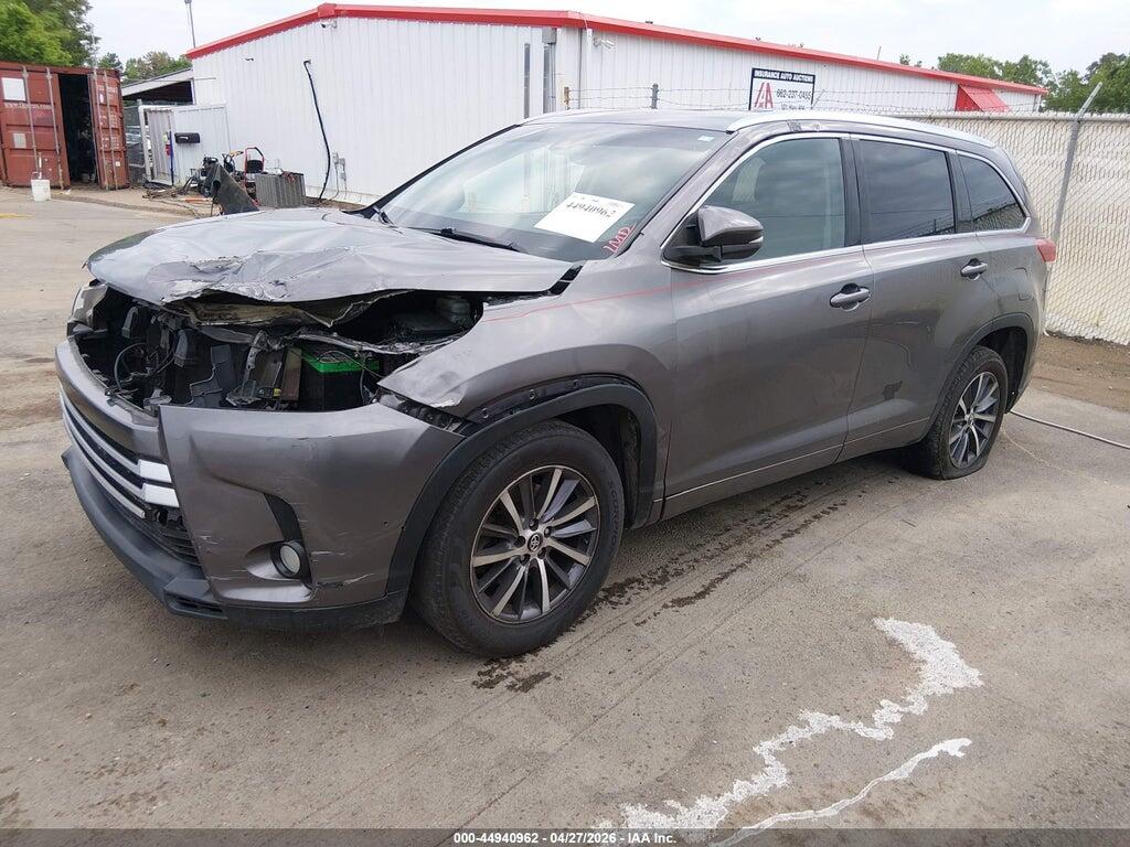 5TDKZRFH5HS515567 2017 TOYOTA HIGHLANDER photo no. 2