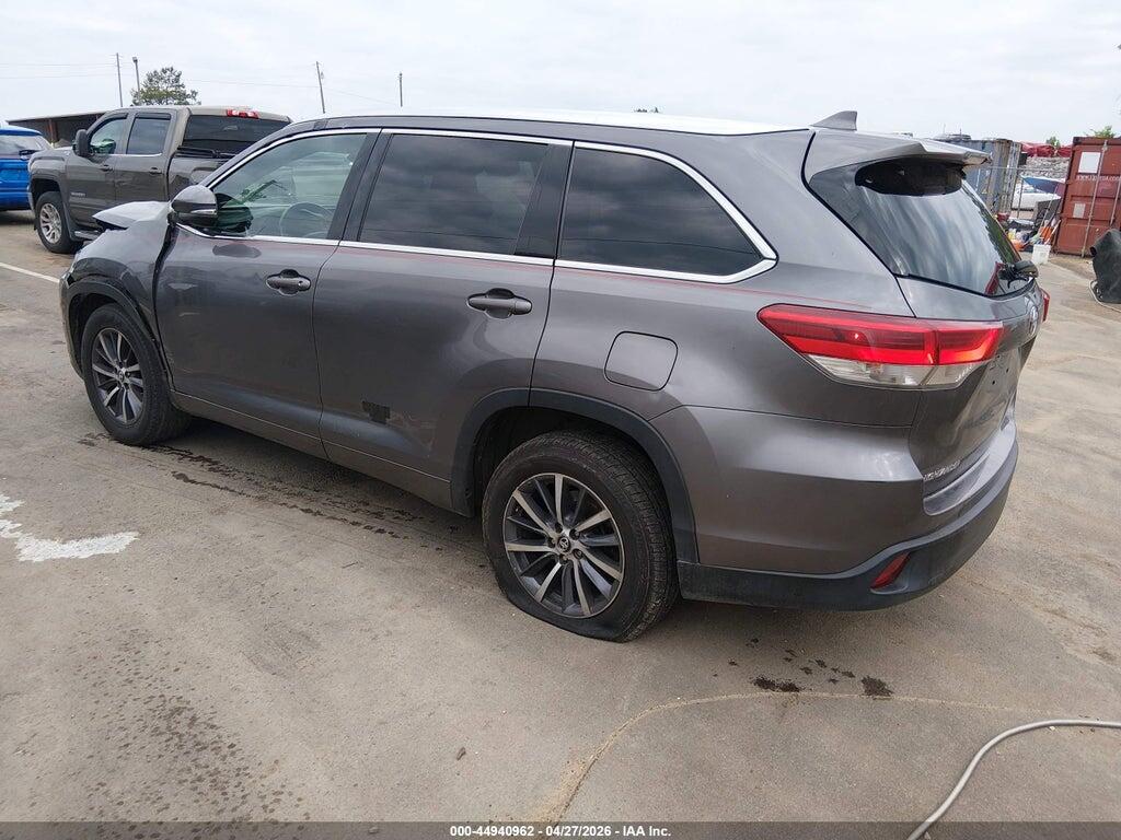 5TDKZRFH5HS515567 2017 TOYOTA HIGHLANDER photo no. 3