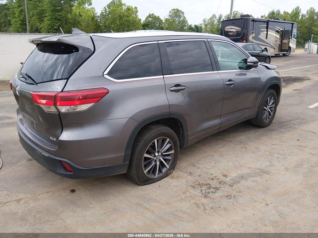 5TDKZRFH5HS515567 2017 TOYOTA HIGHLANDER photo no. 4