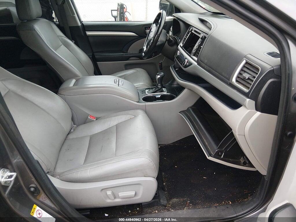 5TDKZRFH5HS515567 2017 TOYOTA HIGHLANDER photo no. 5