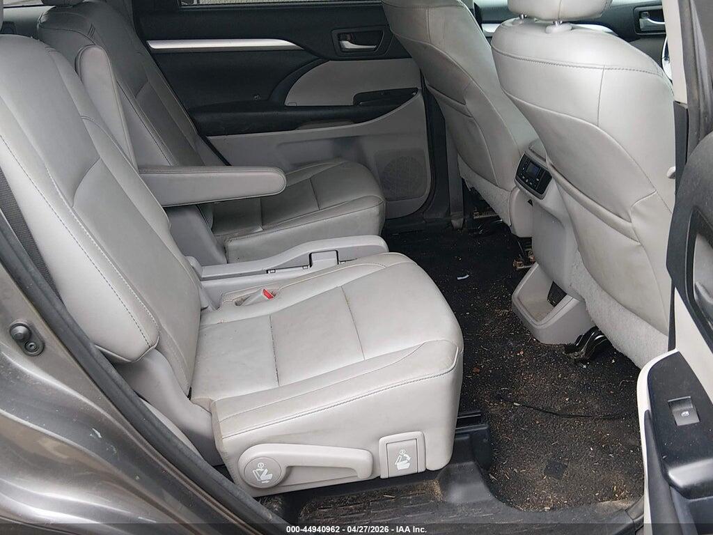 5TDKZRFH5HS515567 2017 TOYOTA HIGHLANDER photo no. 8