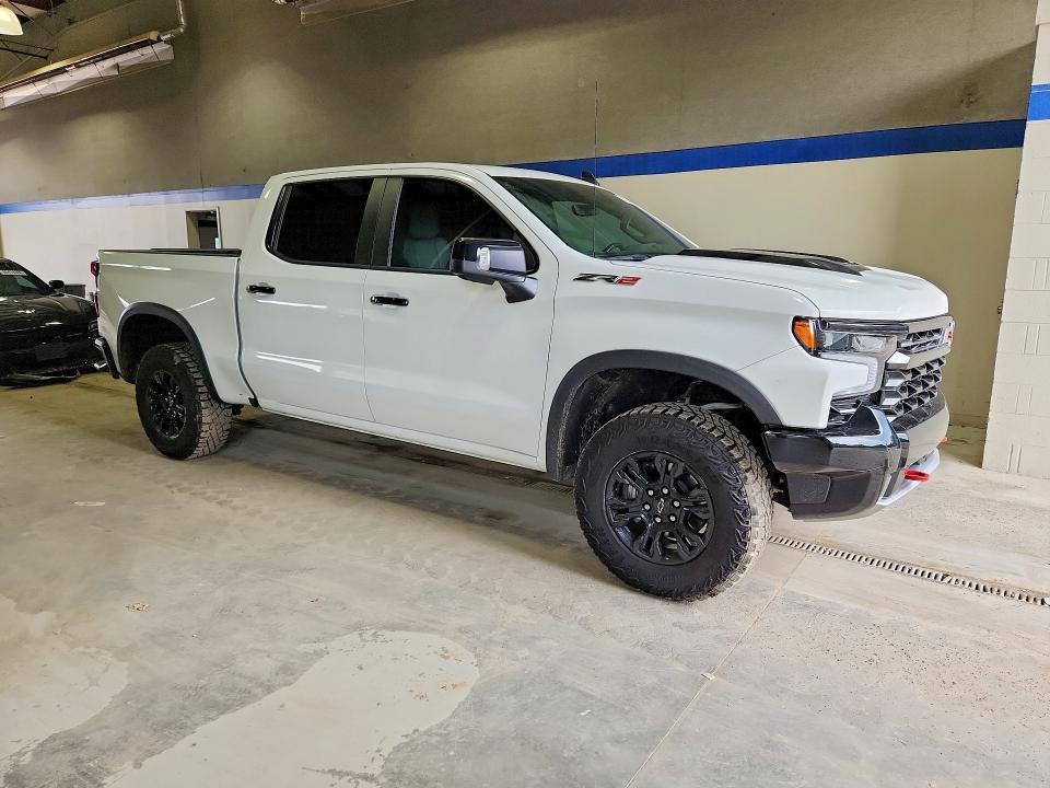 2022 CHEVROLET SILVERADO K1500 ZR2 — Фото 4 из 12
