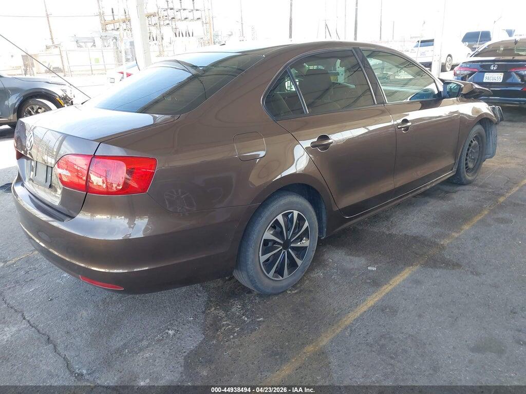 3VW1K7AJXDM389986 2013 VOLKSWAGEN JETTA photo no. 4