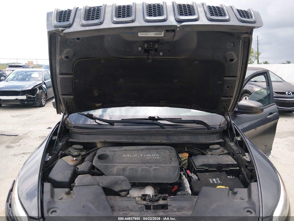 1C4PJLCB1FW722996 2015 JEEP CHEROKEE photo no. 10