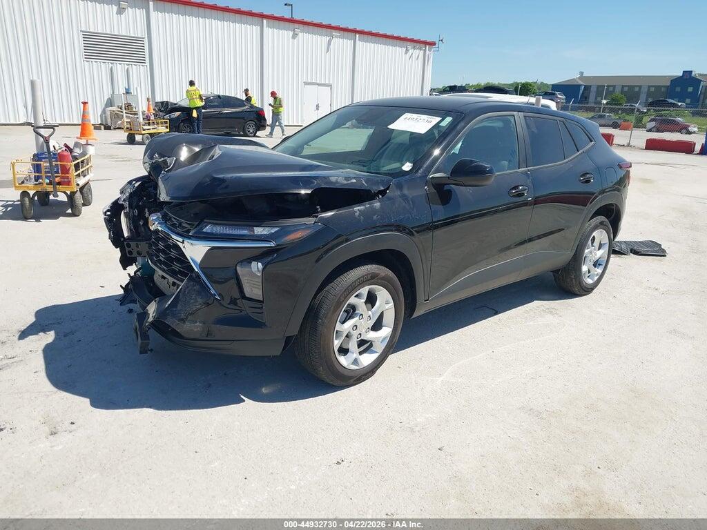 KL77LFEPXSC243246 2025 CHEVROLET TRAX photo no. 2