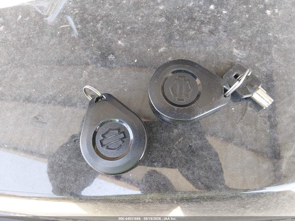 1HD1FBC18KB638361 2019 HARLEY-DAVIDSON FLHR photo no. 11