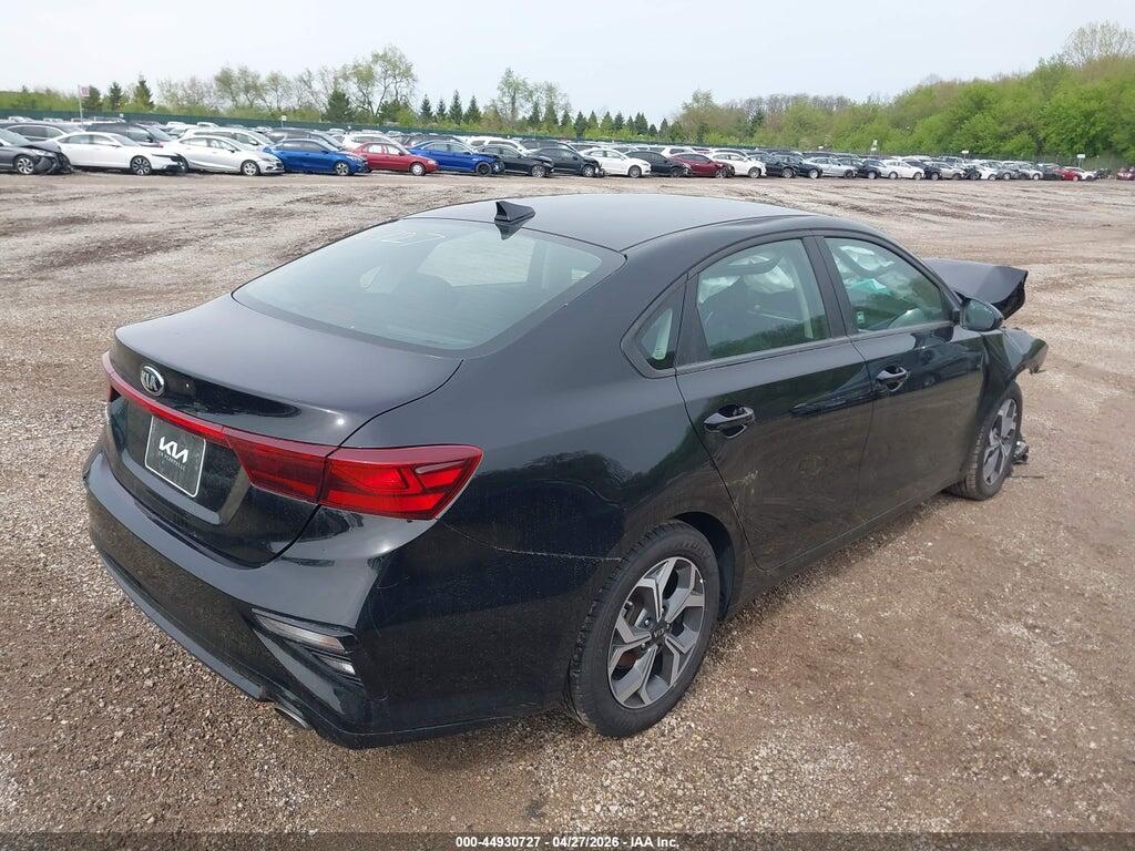 3KPF24AD7ME411924 2021 KIA FORTE photo no. 4