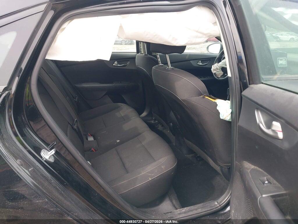 3KPF24AD7ME411924 2021 KIA FORTE photo no. 8