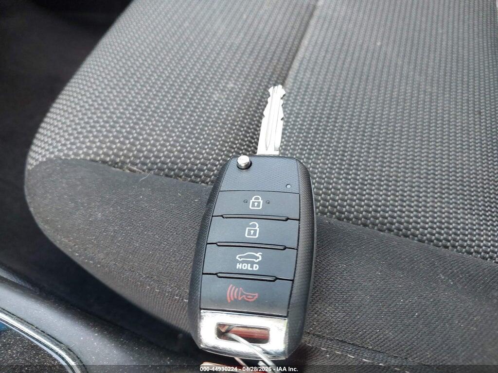 3KPFK4A78HE049120 2017 KIA FORTE photo no. 11