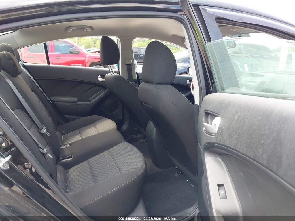 3KPFK4A78HE049120 2017 KIA FORTE photo no. 8