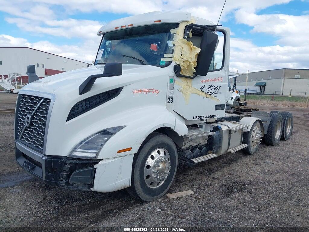 4V4N99EHXKN211585 2019 VOLVO VNL photo no. 2