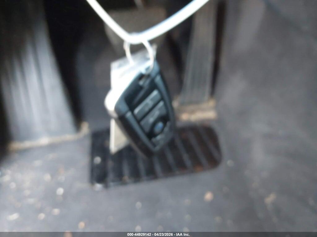 WBAKC6C58CDX99479 2012 BMW 750I photo no. 11
