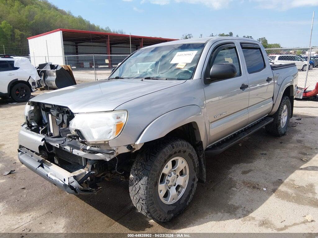5TFLU4EN5FX120213 2015 TOYOTA TACOMA photo no. 2
