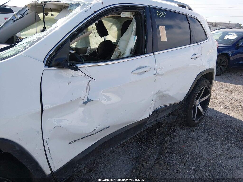 1C4PJLCB6HD240698 2017 JEEP CHEROKEE photo no. 11