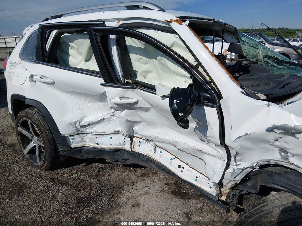 1C4PJLCB6HD240698 2017 JEEP CHEROKEE photo no. 6