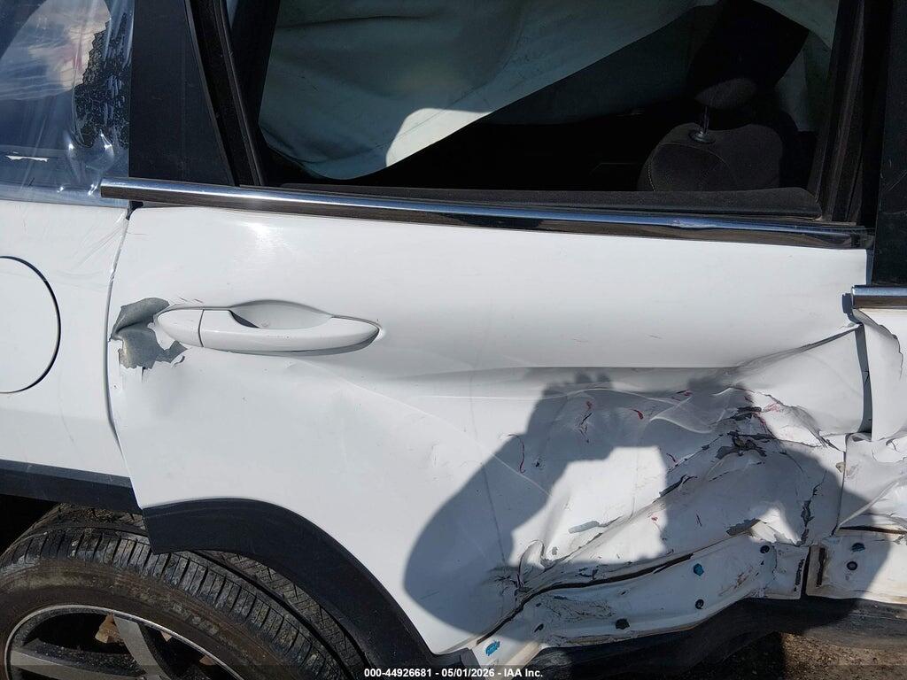 1C4PJLCB6HD240698 2017 JEEP CHEROKEE photo no. 8