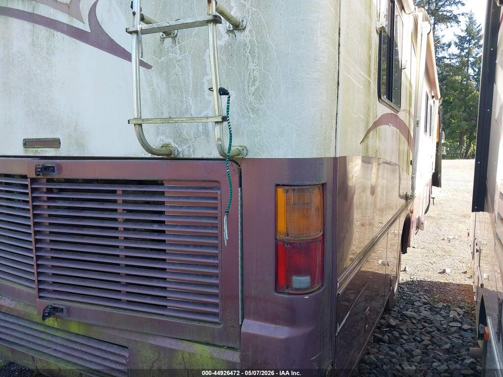 4UZ6XJCA7YCF87726 2000 FREIGHTLINER CHASSIS photo no. 4