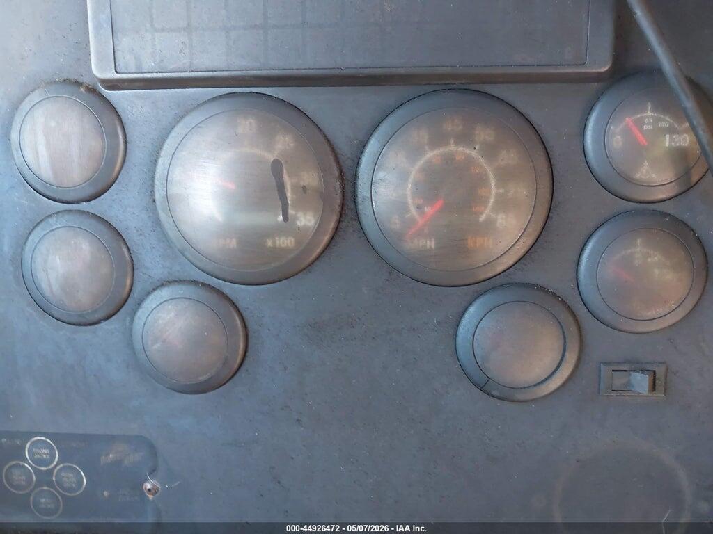 4UZ6XJCA7YCF87726 2000 FREIGHTLINER CHASSIS photo no. 7