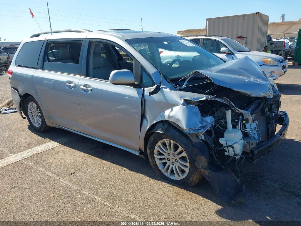 5TDYK3DC9BS170411 2011 TOYOTA SIENNA photo no. 1