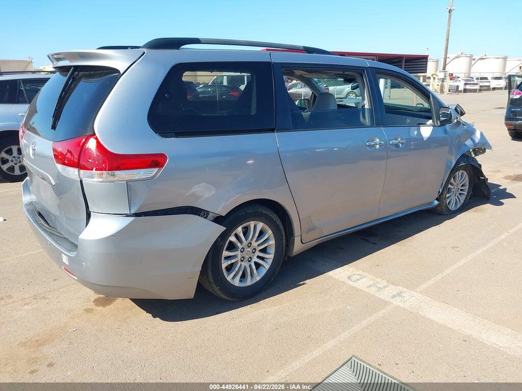 5TDYK3DC9BS170411 2011 TOYOTA SIENNA photo no. 4