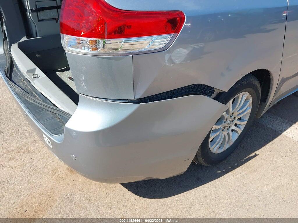 5TDYK3DC9BS170411 2011 TOYOTA SIENNA photo no. 6