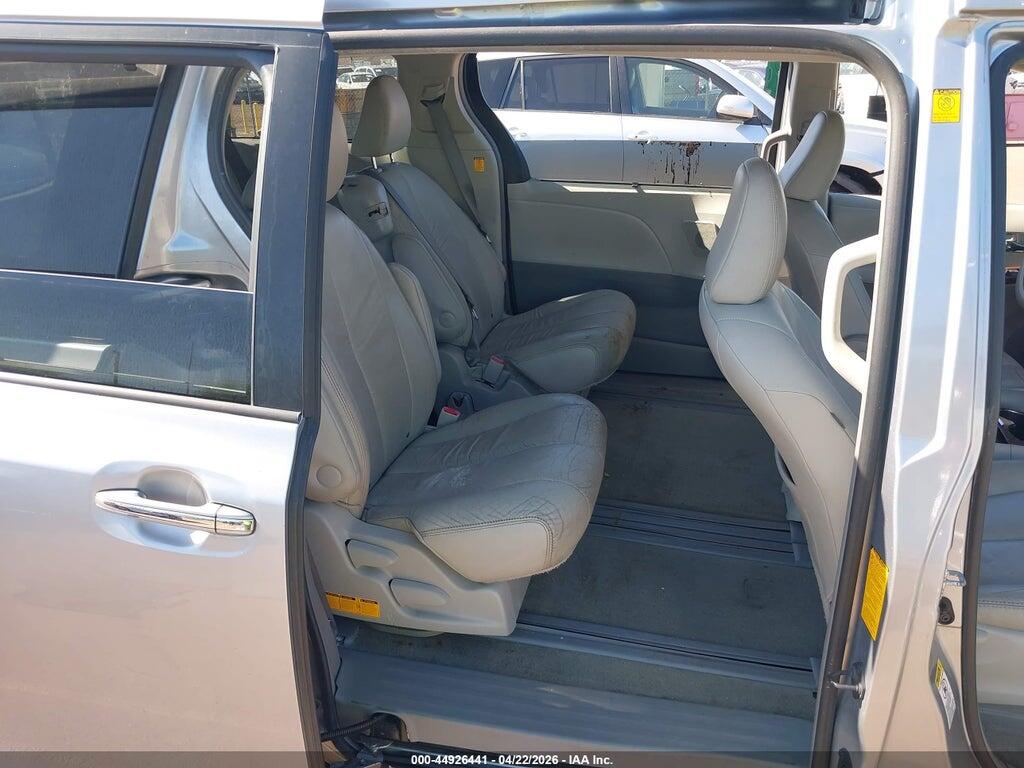 5TDYK3DC9BS170411 2011 TOYOTA SIENNA photo no. 8