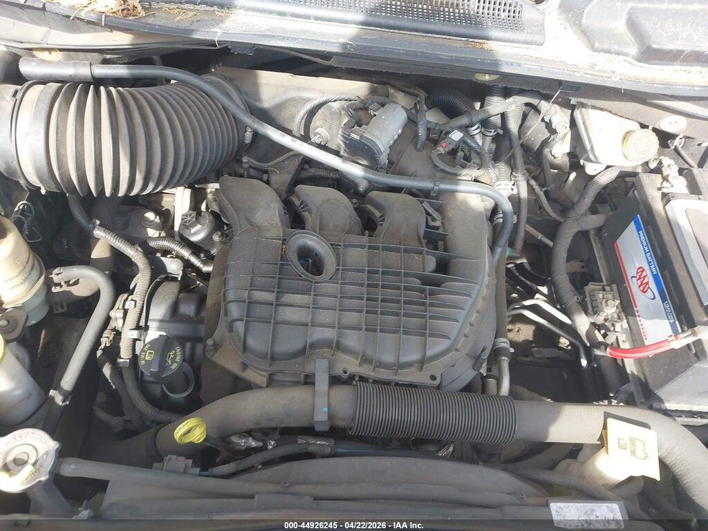 2V4RW3DG3BR626137 2011 VOLKSWAGEN ROUTAN photo no. 10