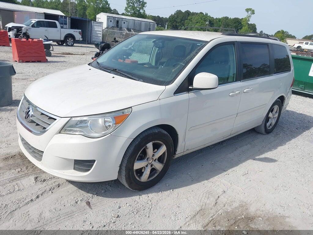 2V4RW3DG3BR626137 2011 VOLKSWAGEN ROUTAN photo no. 2