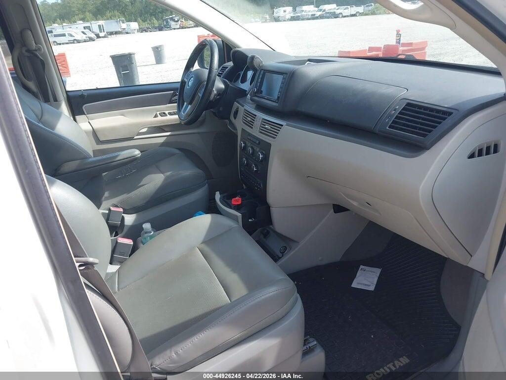2V4RW3DG3BR626137 2011 VOLKSWAGEN ROUTAN photo no. 5