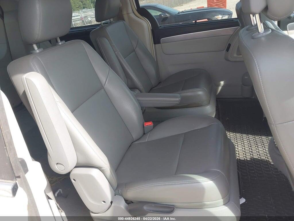 2V4RW3DG3BR626137 2011 VOLKSWAGEN ROUTAN photo no. 8