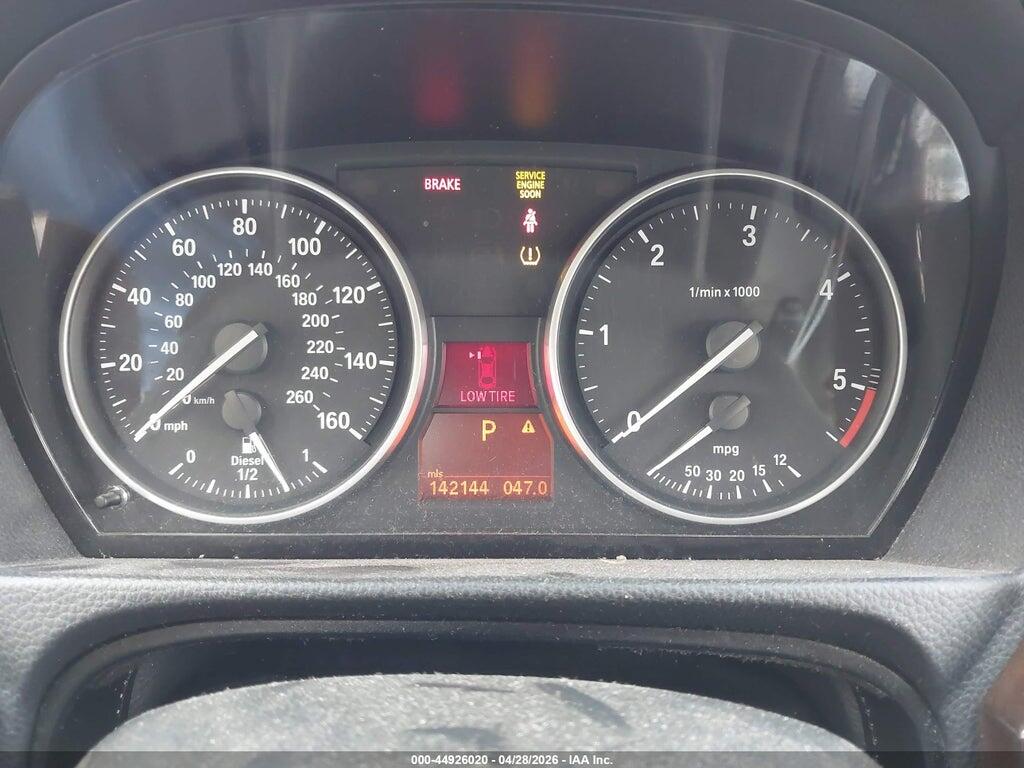 WBAPN7C57BA948261 2011 BMW 335D photo no. 7