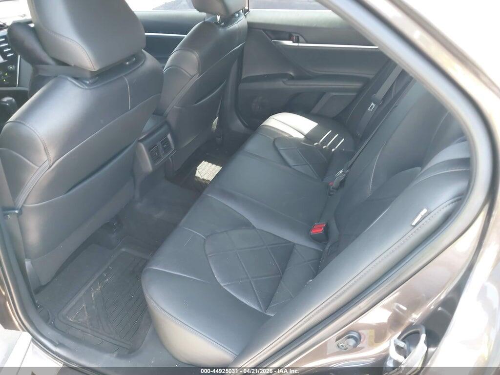 4T1B11HK4JU020615 2018 TOYOTA CAMRY photo no. 8