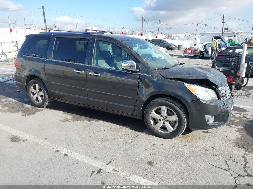 2C4RVADG3CR164813 2012 VOLKSWAGEN ROUTAN photo no. 1
