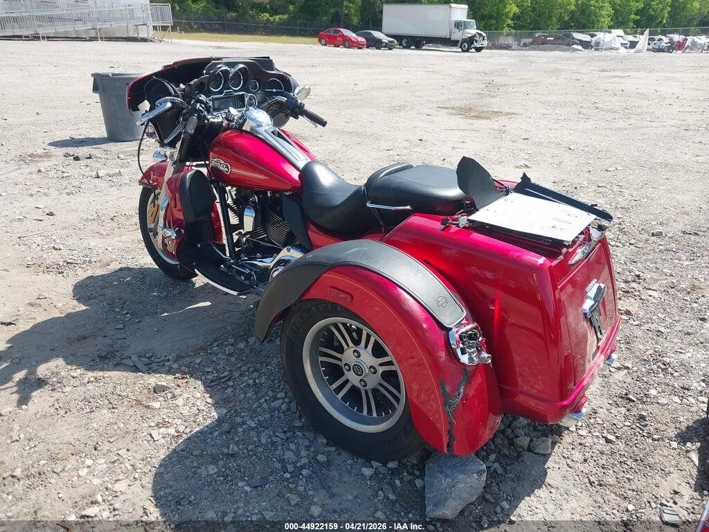 1HD1MAM15DB854105 2013 HARLEY-DAVIDSON FLHTCUTG photo no. 3