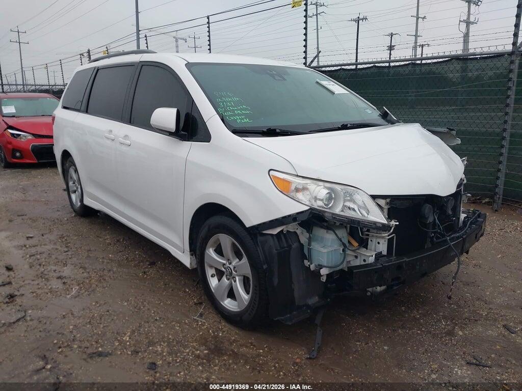 5TDKZ3DC8JS921658 2018 TOYOTA SIENNA photo no. 1